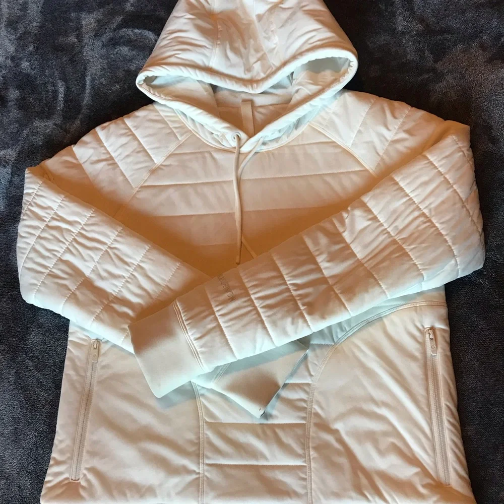 LULULEMON pullover - Picture 3 of 3